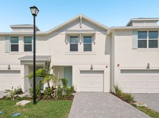 487 Salisbury Cir, Fort Pierce, FL 34982