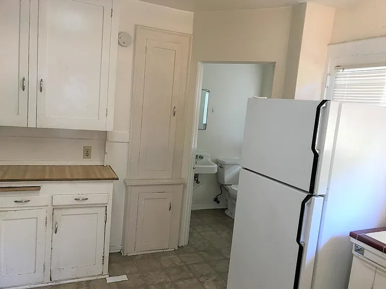 4200 Pasadena Pl NE #6 — Photo 7