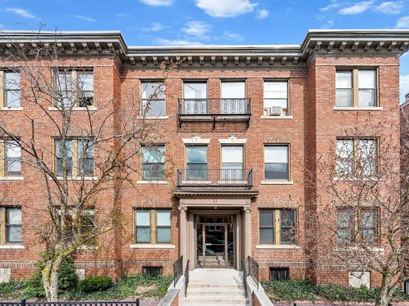 37 Park Vale Ave APT 5, Allston, MA 02134