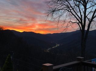 833 Forest Dr, Maggie Valley, NC 28751