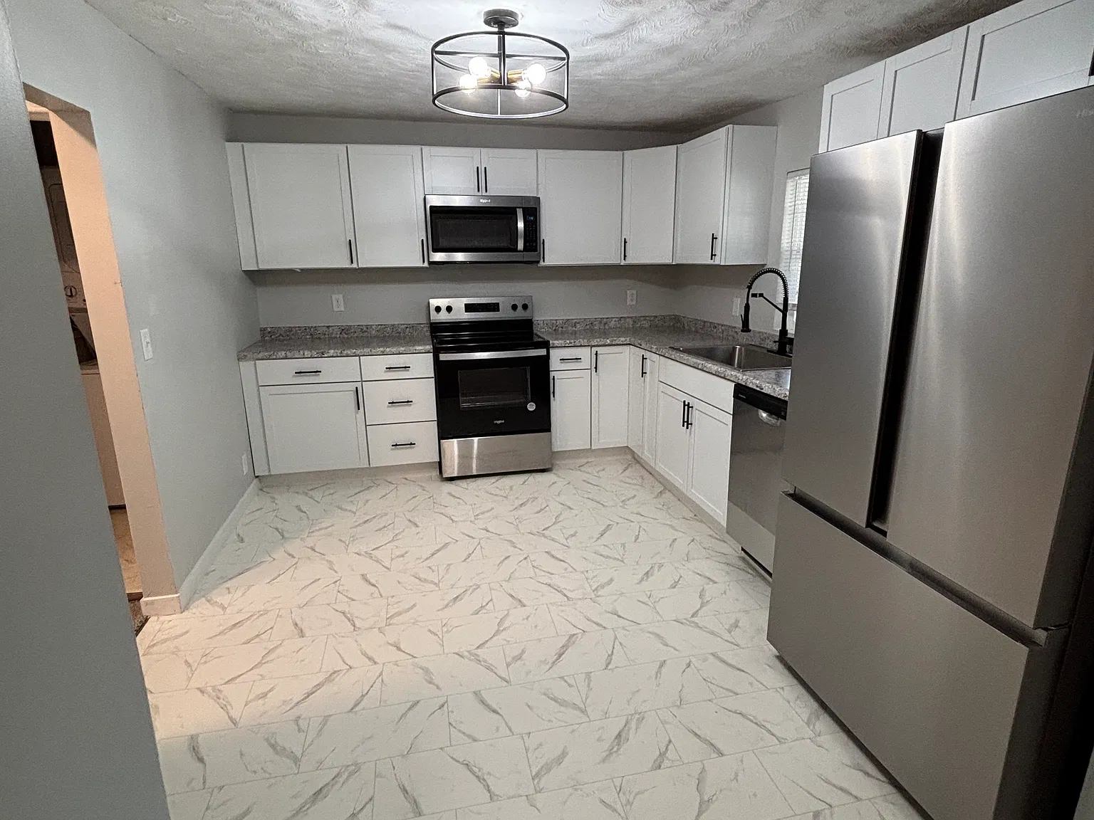 4 bed, 1200 sqft, $1,749 — Photo 4