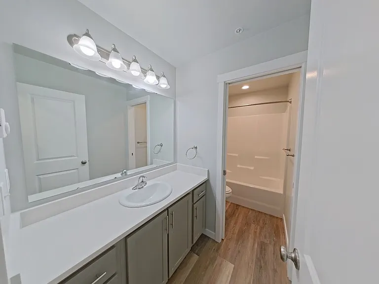 95 N Polk St — Photo 12