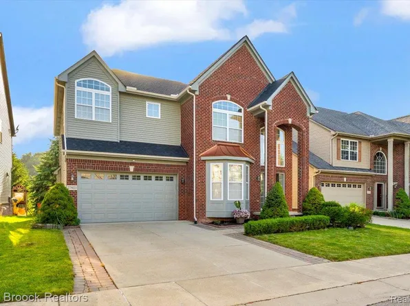 27023 Ladbroke St, Novi, MI 48374