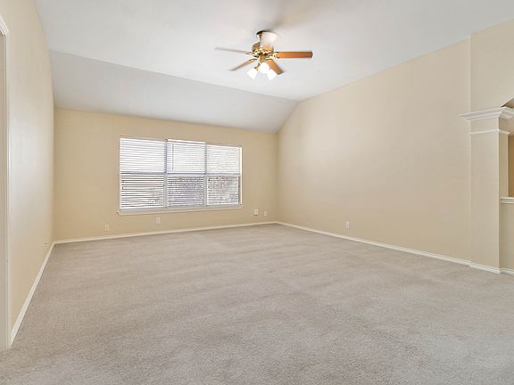 3rd image of 18611 Surreywood