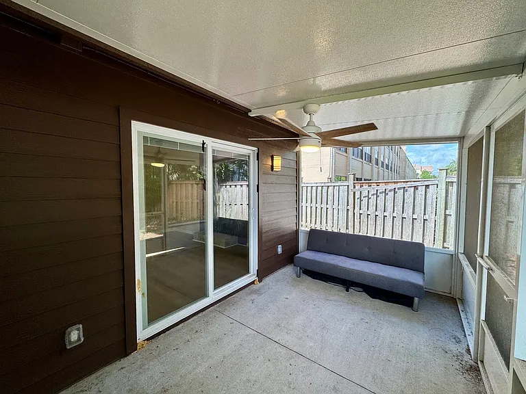 1561 Arcadia Dr — Photo 18