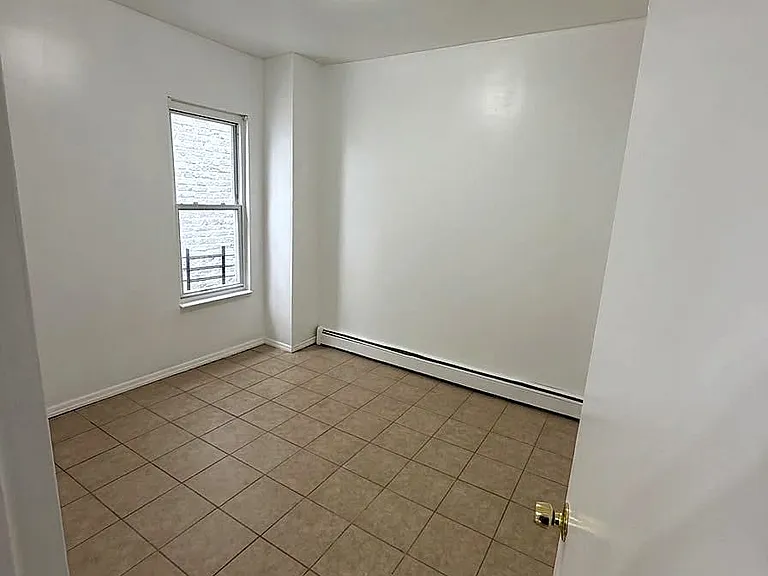 116 Bay 50 St #2 — Photo 6