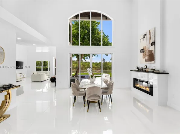 5118 SW 195th Ter, Miramar, FL 33029