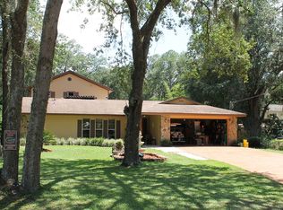 28800 Walker Dr, Zephyrhills, FL 33544