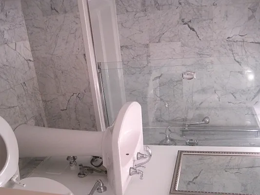 Rented by New York Residence | media 32