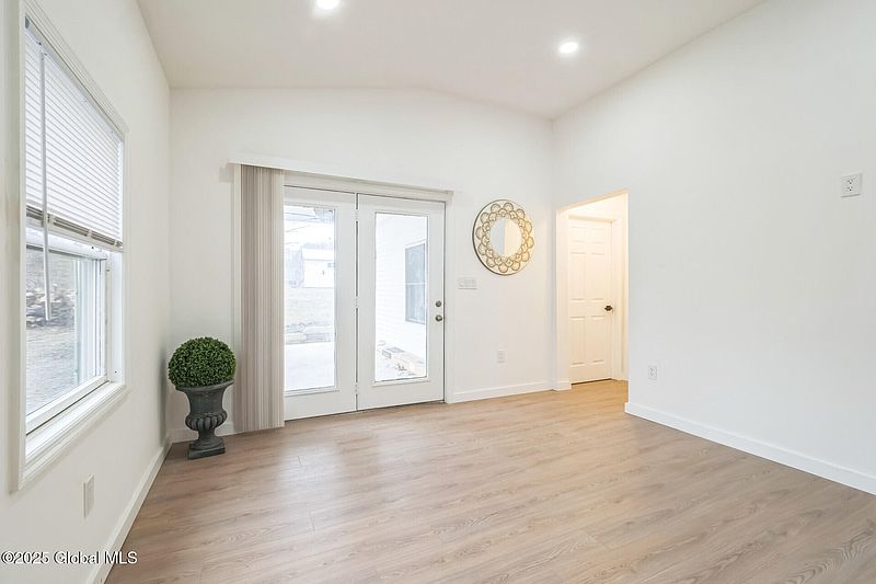 3rd image of 18 Wendell Street