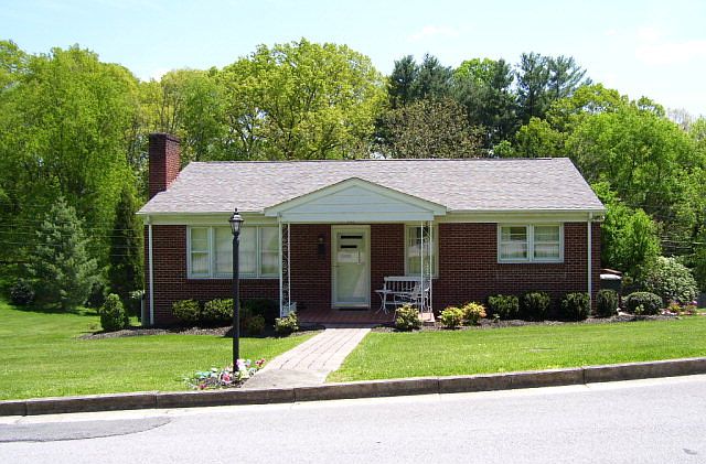 1st image of 161 Hillside Dr