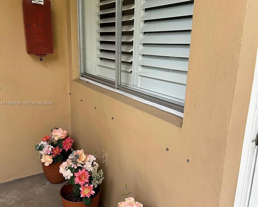 1st image of 411 S Crescent Dr APT 105