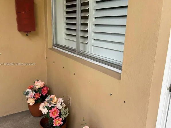 411 S Crescent Dr APT 105, Hollywood, FL 33021