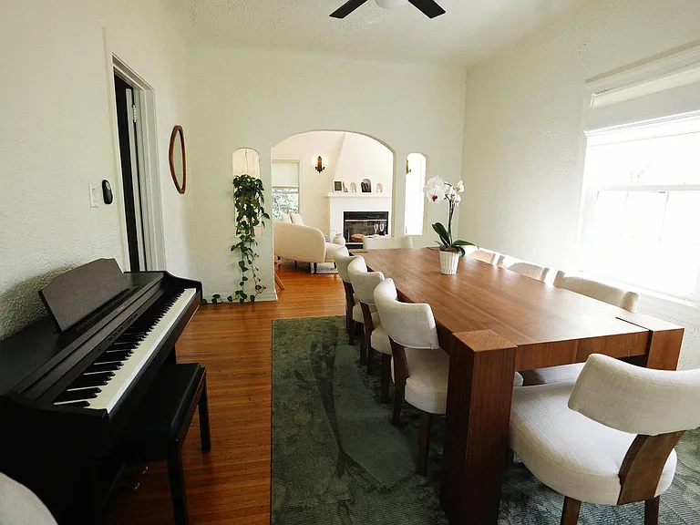 2382 Selby Ave — Photo 15