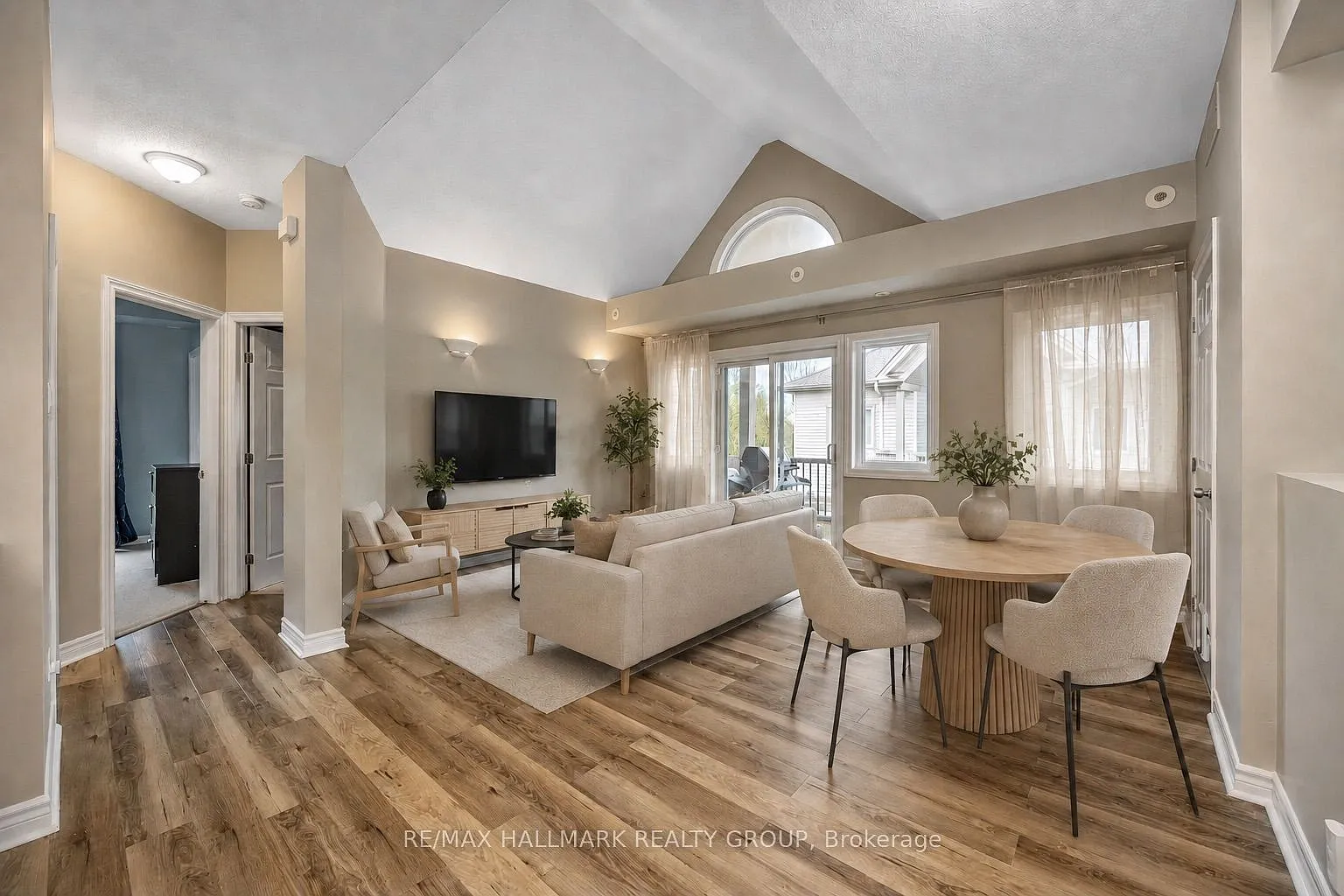 2 bed, $2,350 — Photo 2