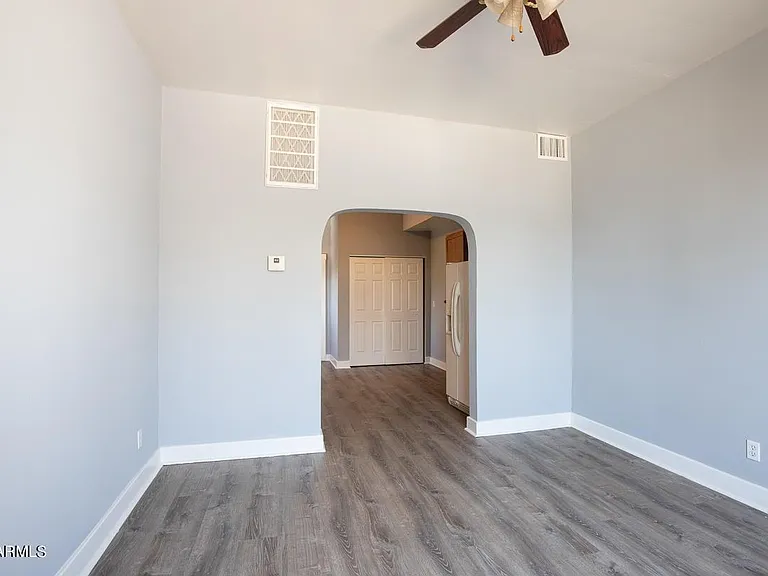 137 N 11th Ave #B — Photo 2