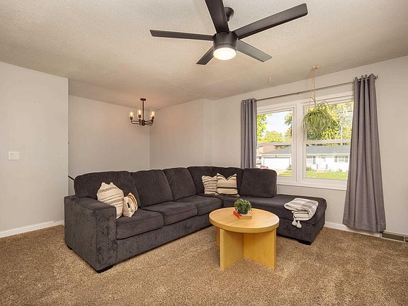 5th image of 1411 W 41st St