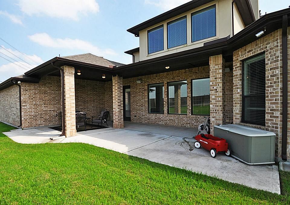 1st image of 402 Olmstead Park Dr
