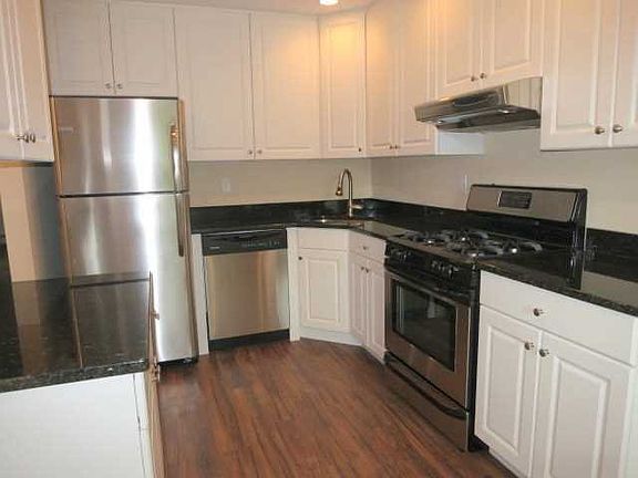 3rd image of 196 Sterling Pl #196