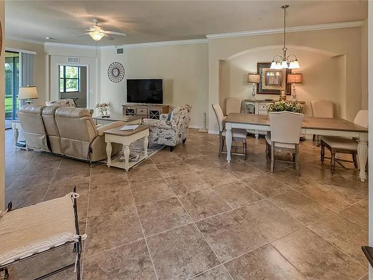 9512 Napoli Ln #101 — Photo 5