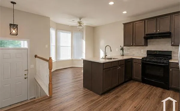 3 bed, 1962 sqft, $3,300 — Photo 2