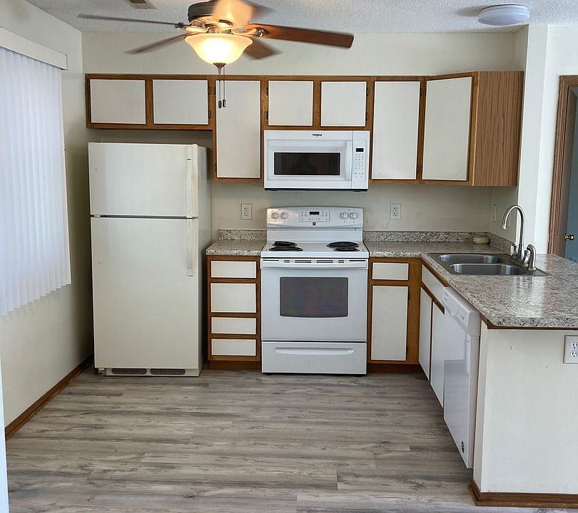 1st image of 204 NW 8th St #D1