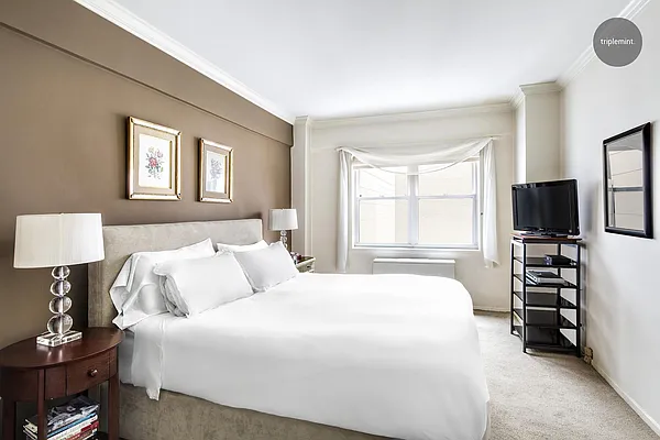 Sold by Triplemint | media 9