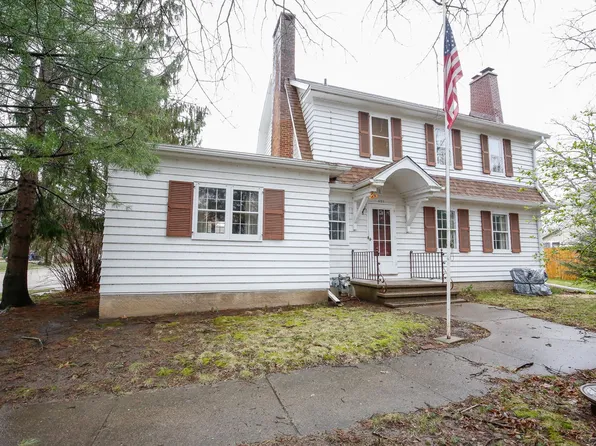 422 N Hennepin Ave, Dixon, IL 61021