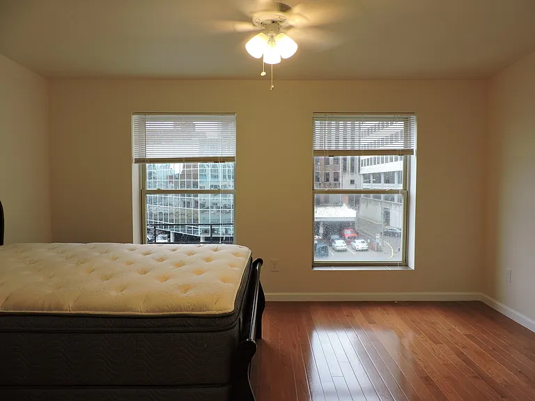 309 Sycamore Street Apartments — Photo 26