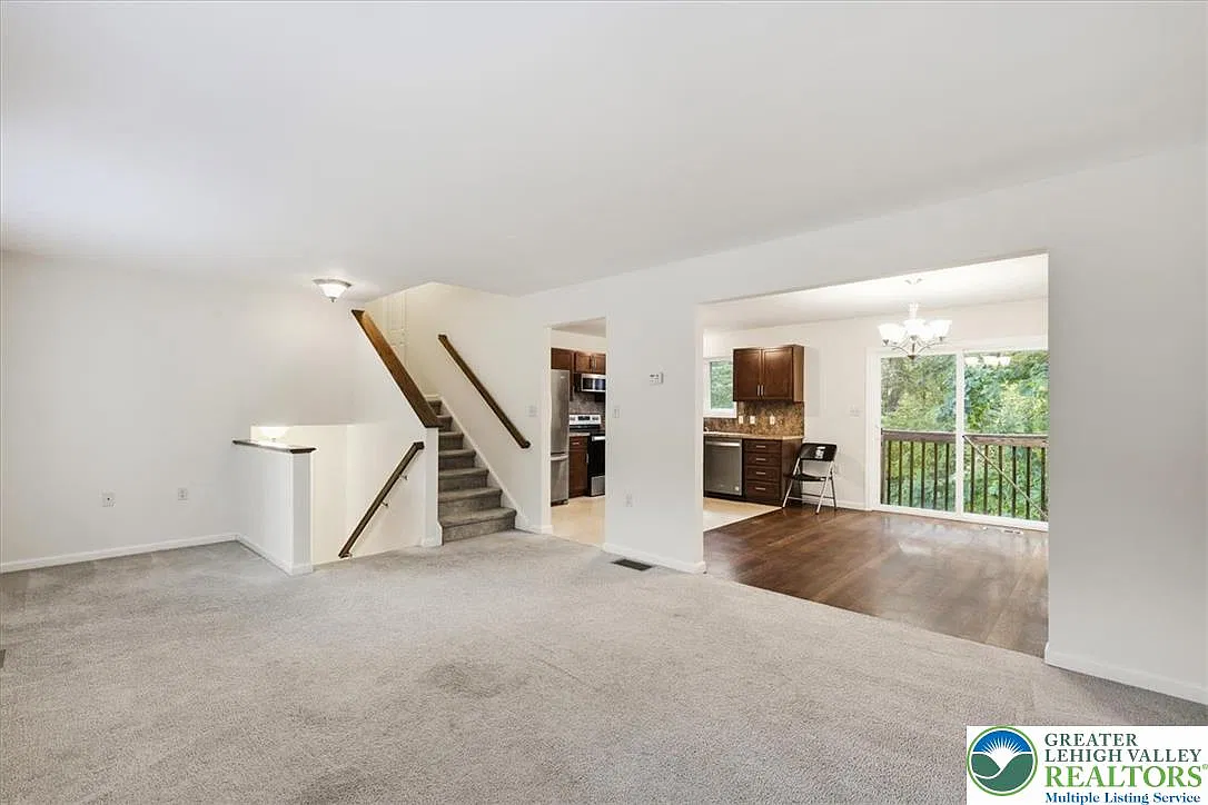 5 bed, 3.0 bath, 2143 sqft, $2,900 — Photo 3
