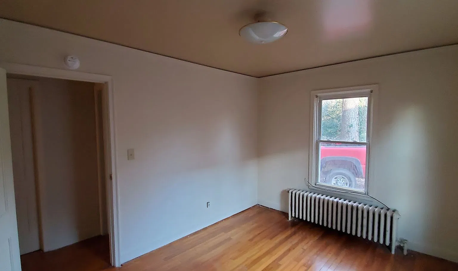 1 Bedroom 1 Bathroom Duplex! — Photo 2