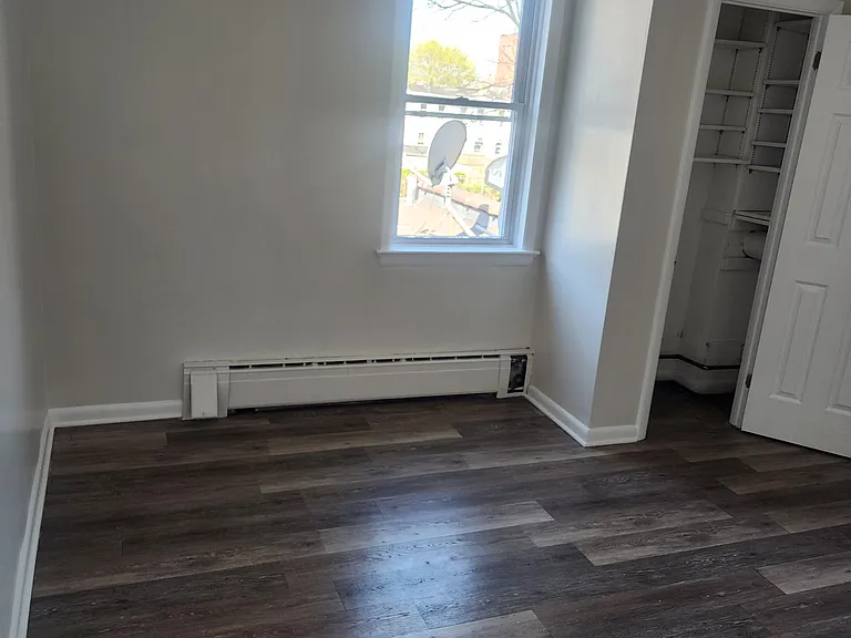 191 Division St — Photo 12