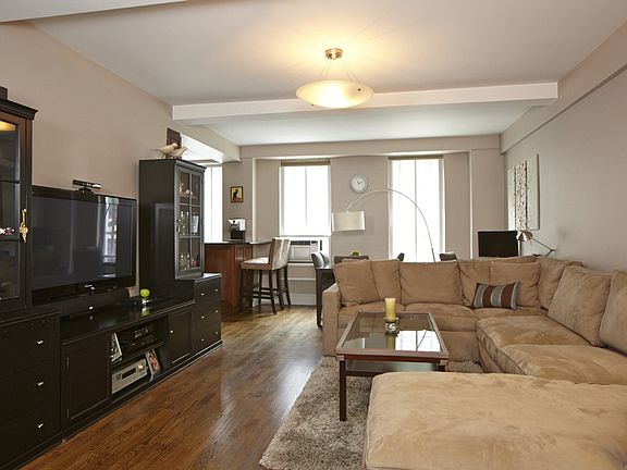 3rd image of 353 W 56th St APT 2A