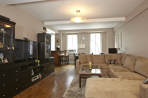 Sold by Stribling | media 5