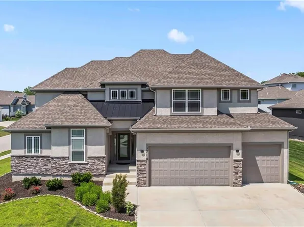 1716 SW 27th St, Lees Summit, MO 64082