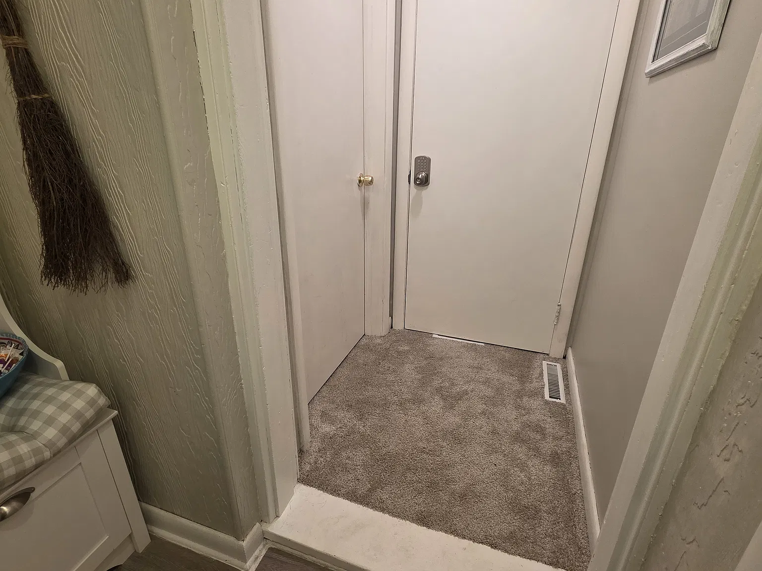 2 bed, 800 sqft, $2,000 — Photo 2
