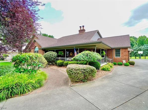 241 Kings Ln, Canfield, OH 44406
