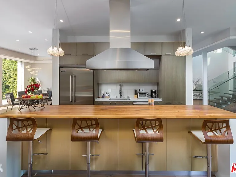721 N Spaulding Ave — Photo 12