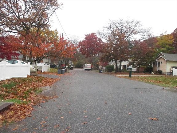5th image of 51 Oakwood Dr