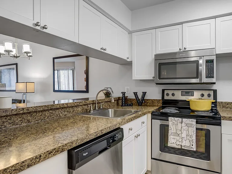 Laurel Valley Apartments — Photo 2