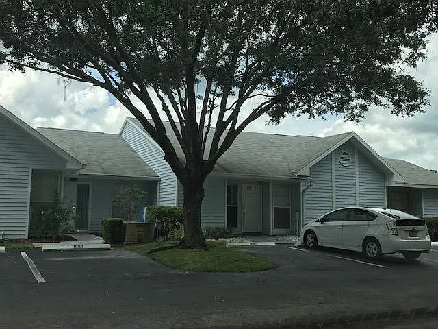 2 bed, 1094 sqft, $1,800 — Photo 2
