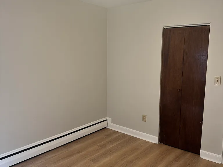 84 Sutherland Rd #6 — Photo 10