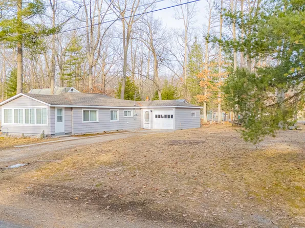 306 Devonshire Dr, Prudenville, MI 48651