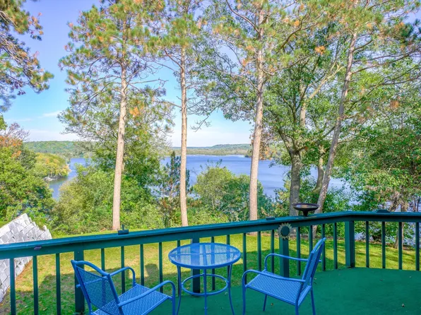 811 Mallalieu Dr, Hudson, WI 54016