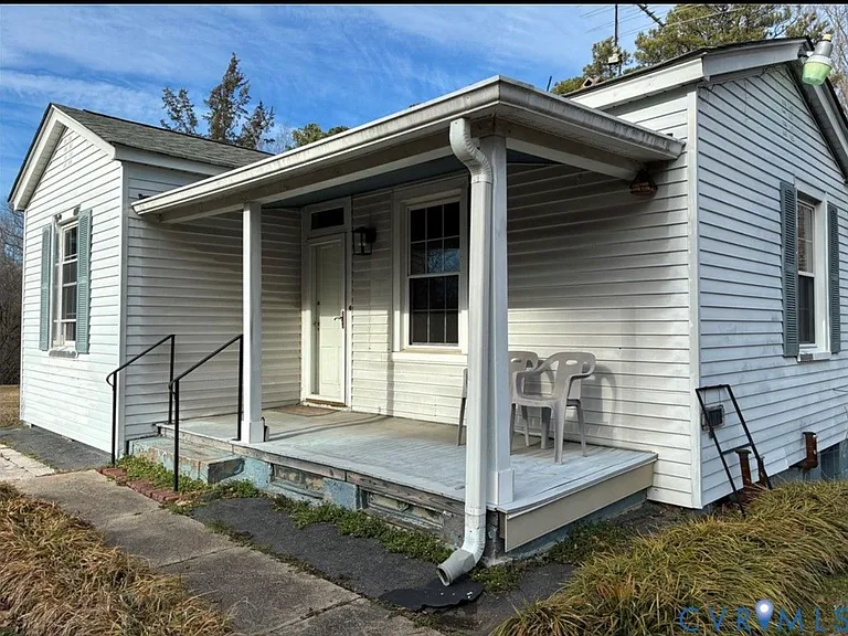 12021 Greenwood Rd — Photo 4