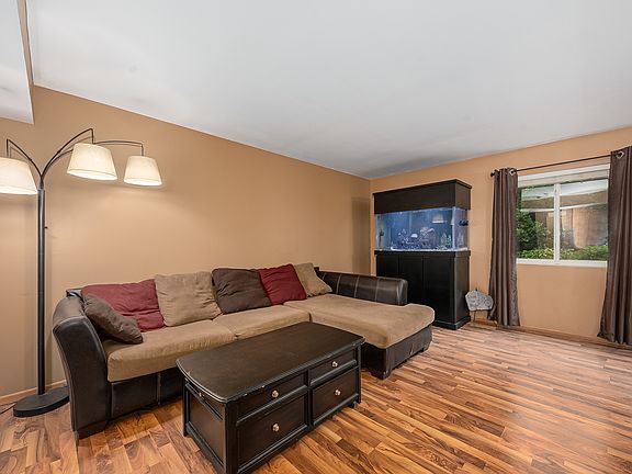 3rd image of 16631 Willow Walk Dr