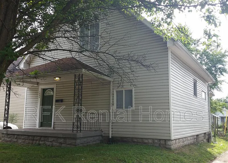 1338 N Oakland Ave photo 1