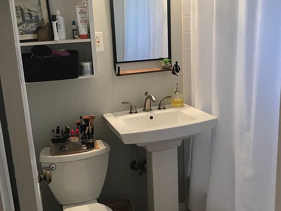 5th image of 1730 W Abingdon Dr APT 201