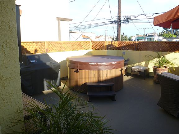 4th image of 110 Covina Ave