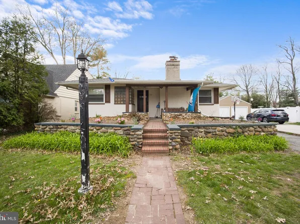 55 Ash Ave, Bristol, PA 19007